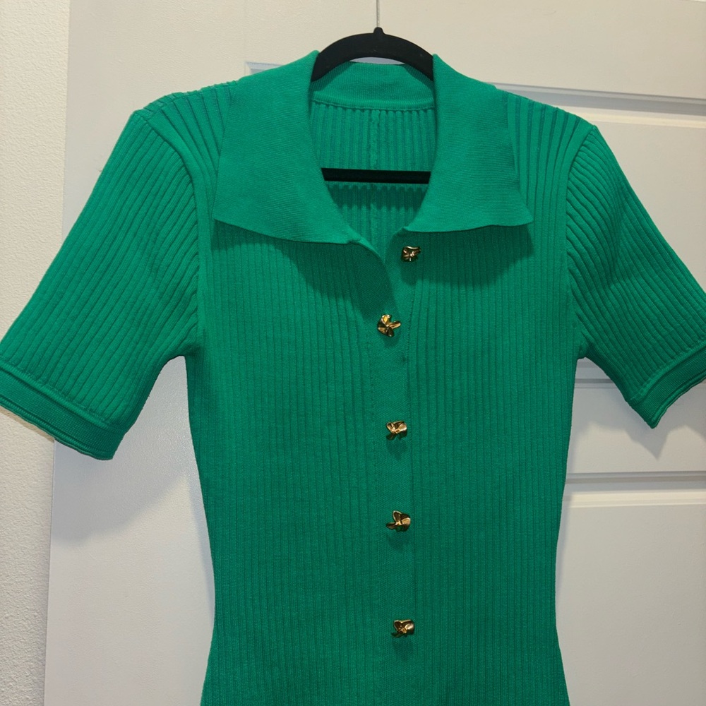 Green Ribbed Button-Down Dress - Picture 8 of 9